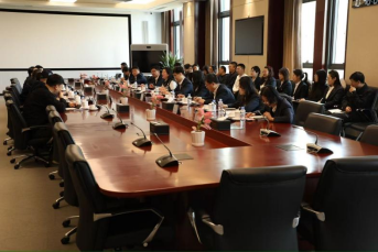 立足窗口定位 培育“亲、专、清”政务先锋（公众号）1144.png
